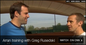 L'instruction d'Arran avec Greg Rusedski - Regarde le video dans CNN